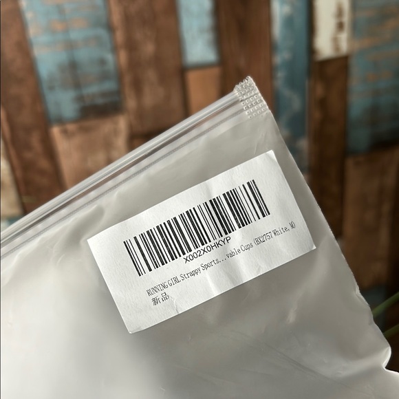 Women's medium Strapy sports bra White Tank Top - Picture 13 of 14